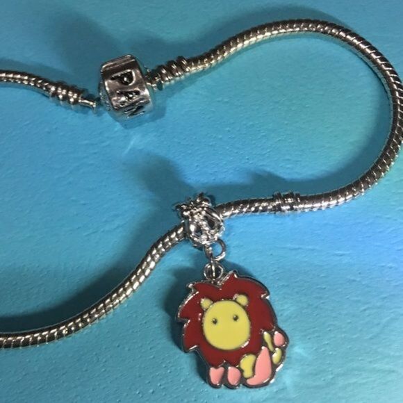 Leo Charm  - Picture 3 of 4